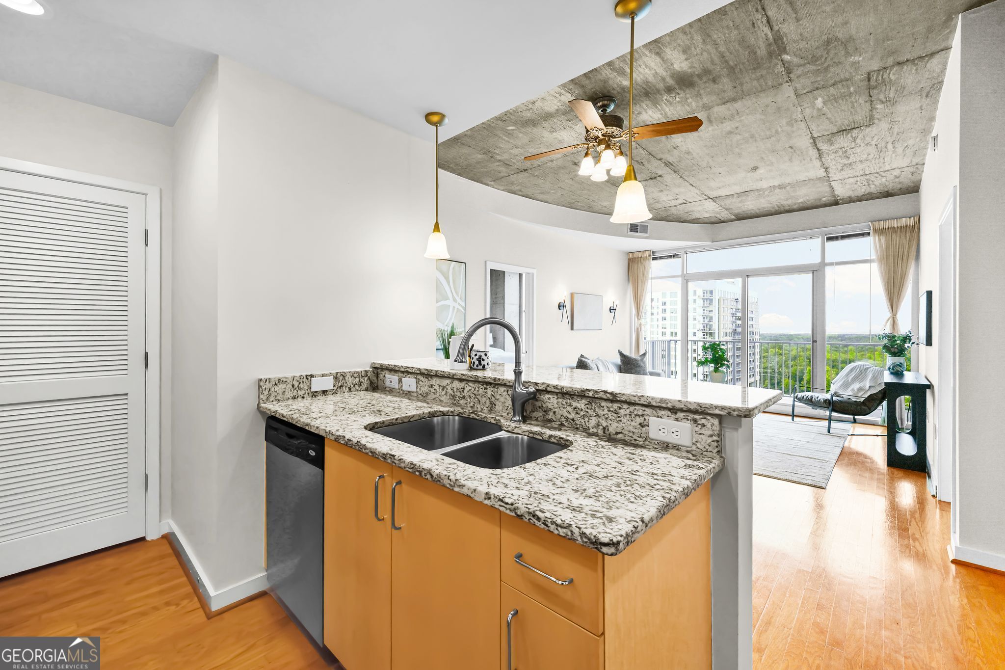 250 Pharr Rd NE Apt 1609 — photo