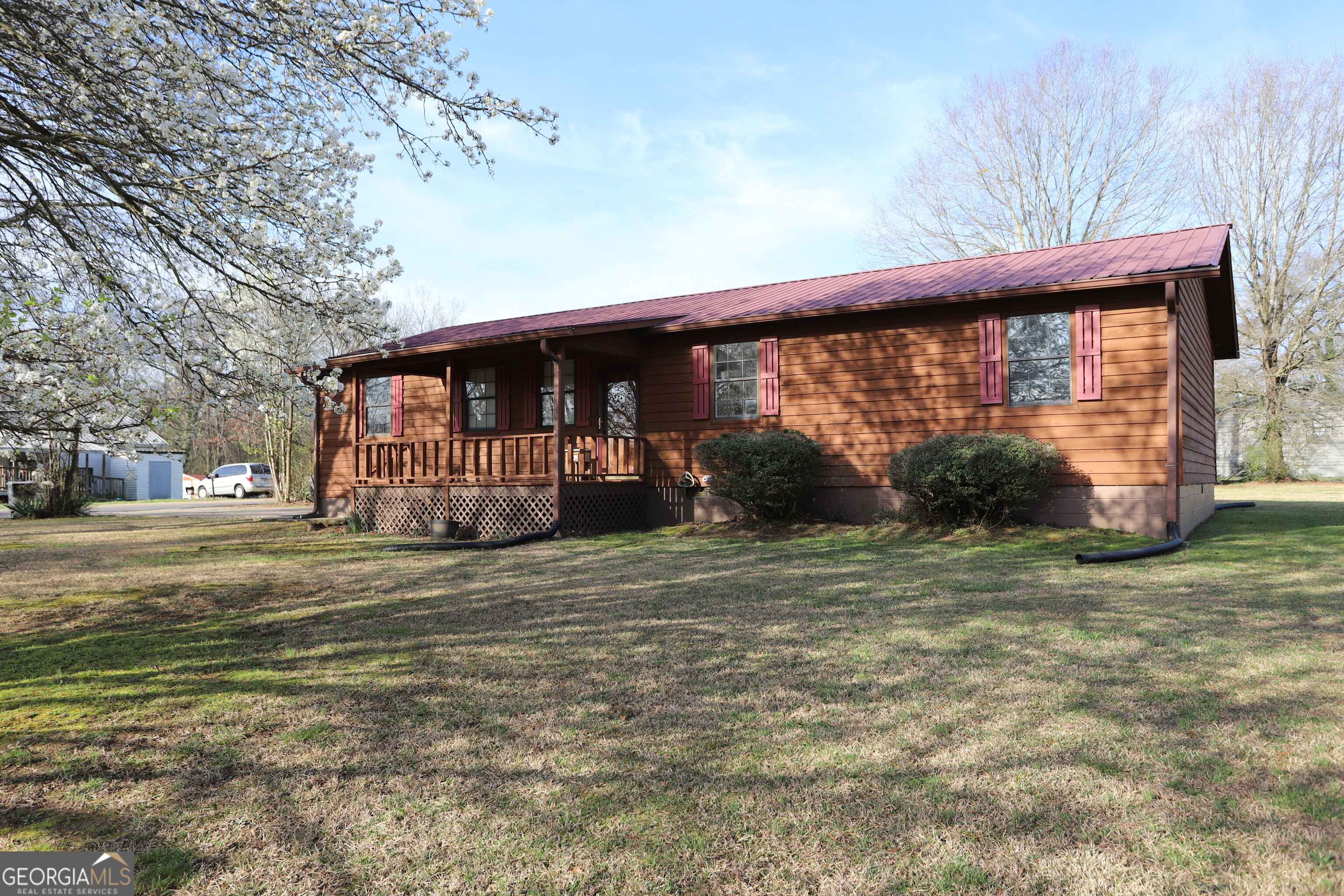 16 Laredo Drive — photo