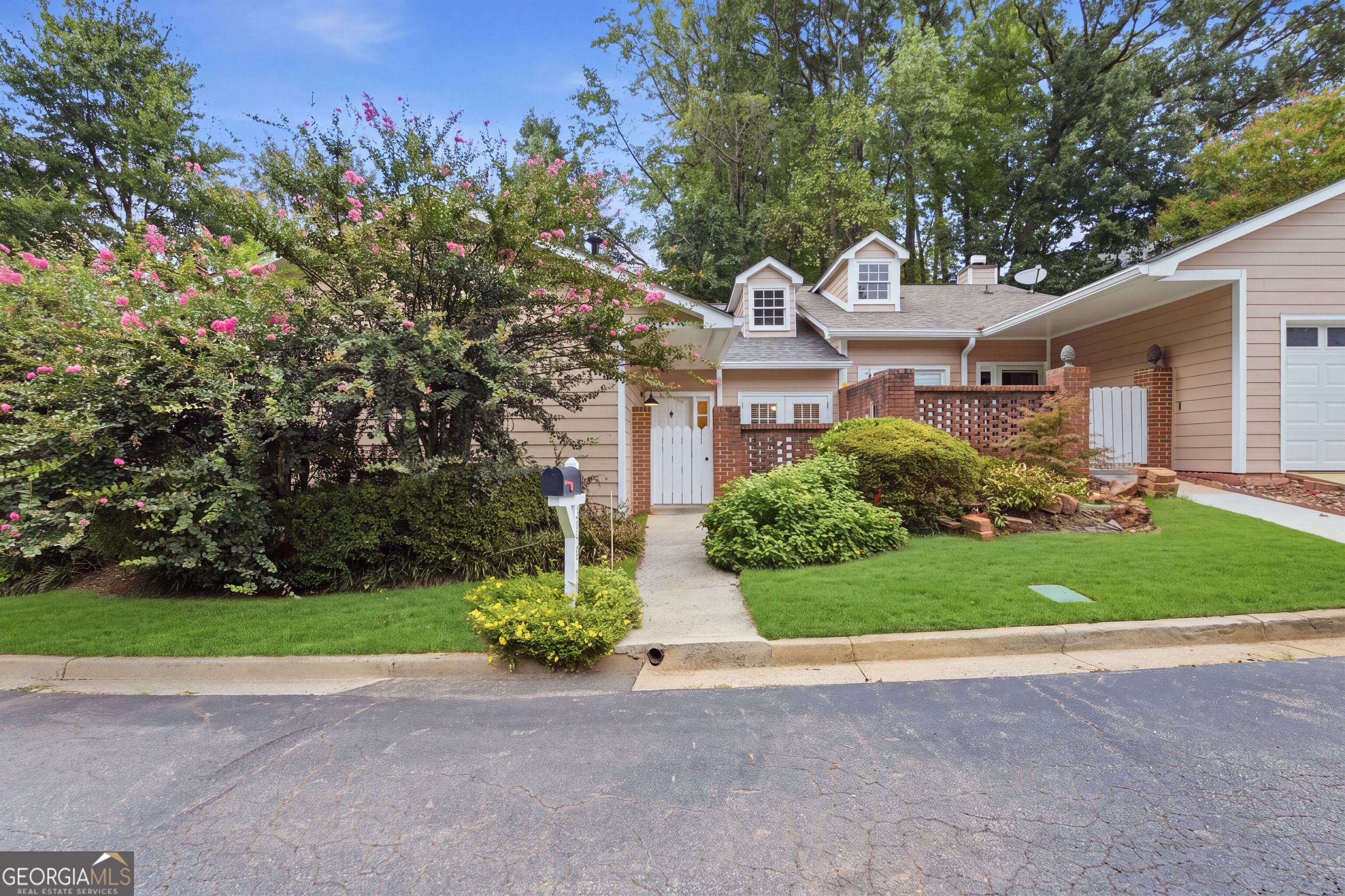 2958 Crosswycke Forest Dr NE — photo
