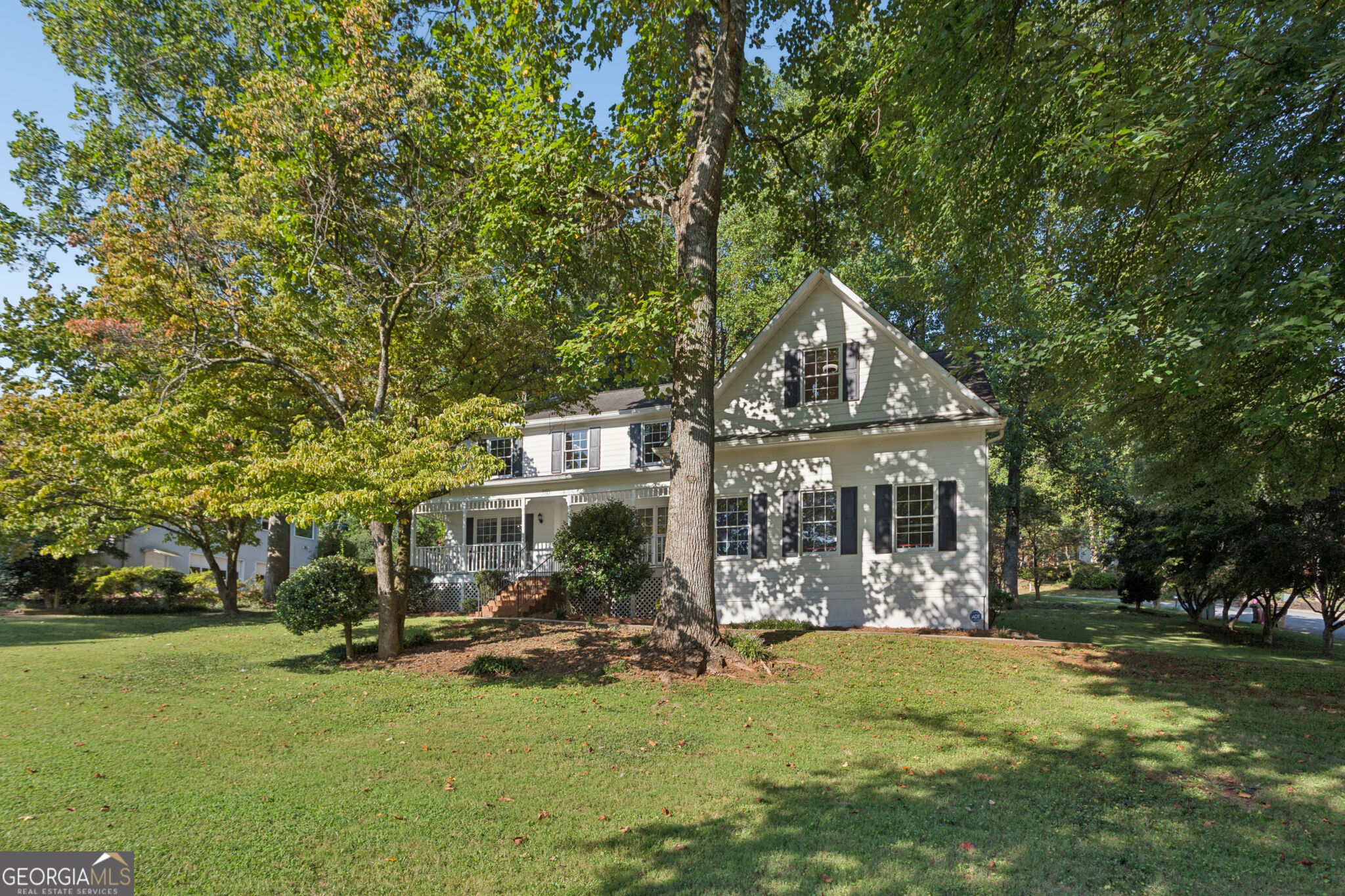 580 Berkeley Ln NE — photo