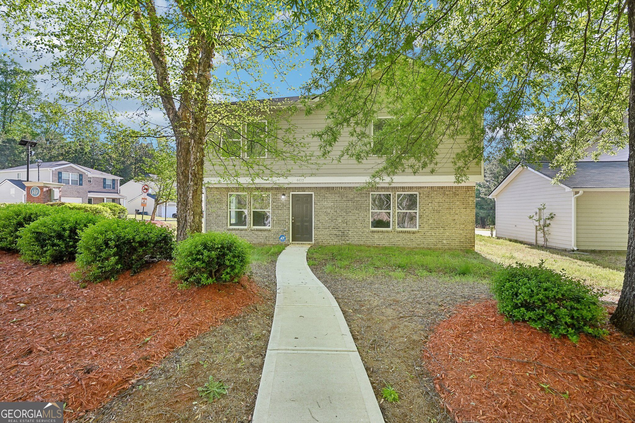 4437 Ben Hill Rd — photo