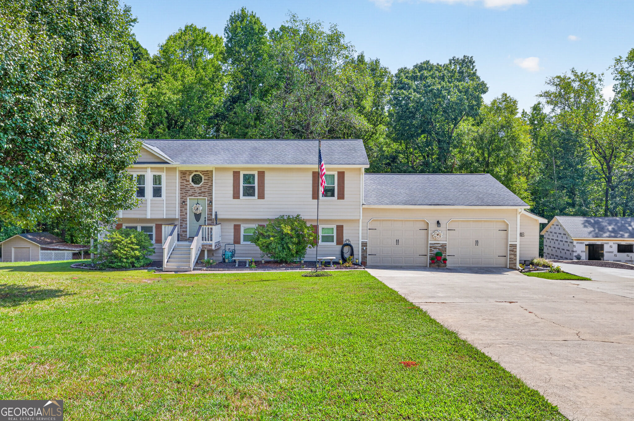 2475 Azalea Dr — photo