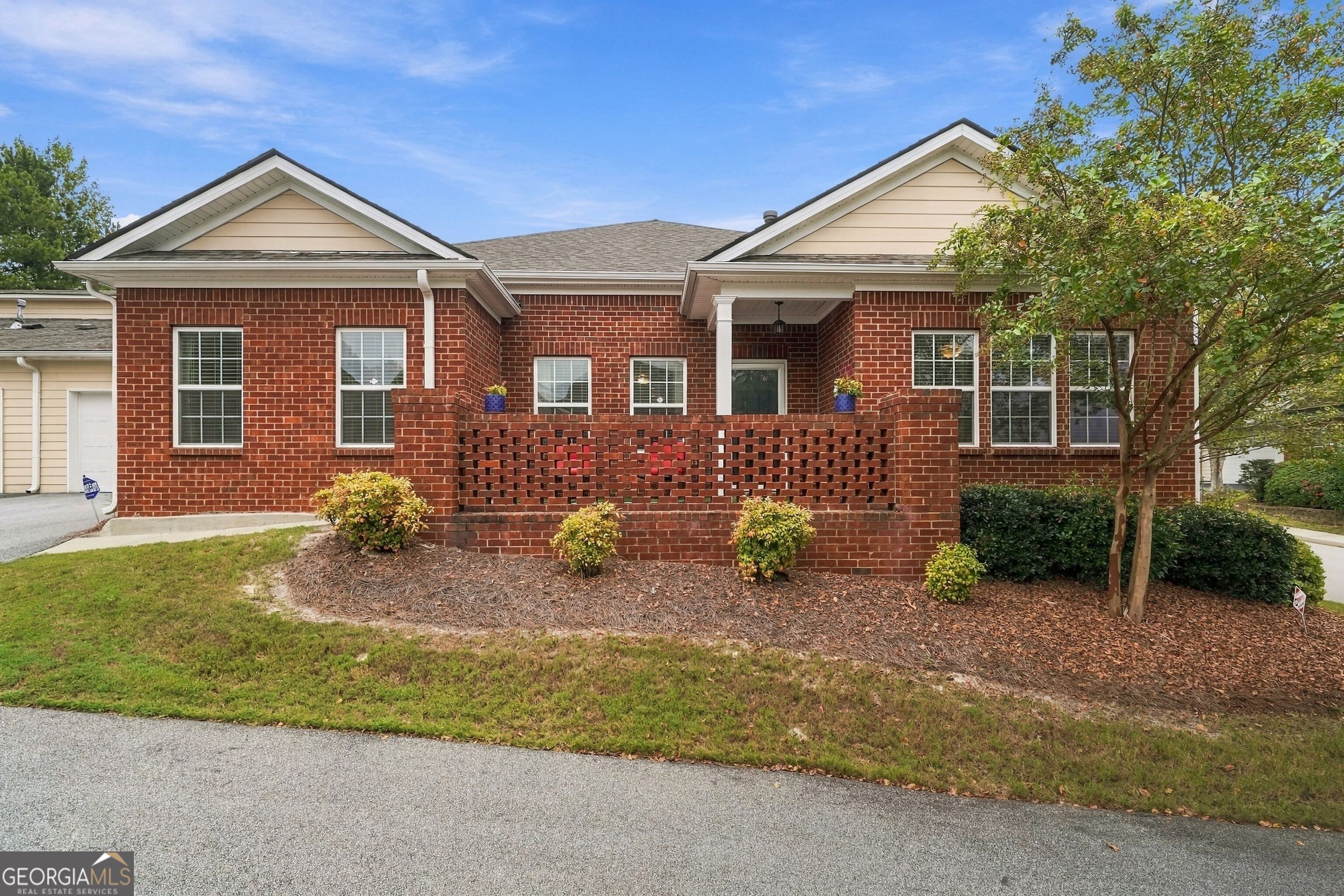 341 Villa Park Cir — photo
