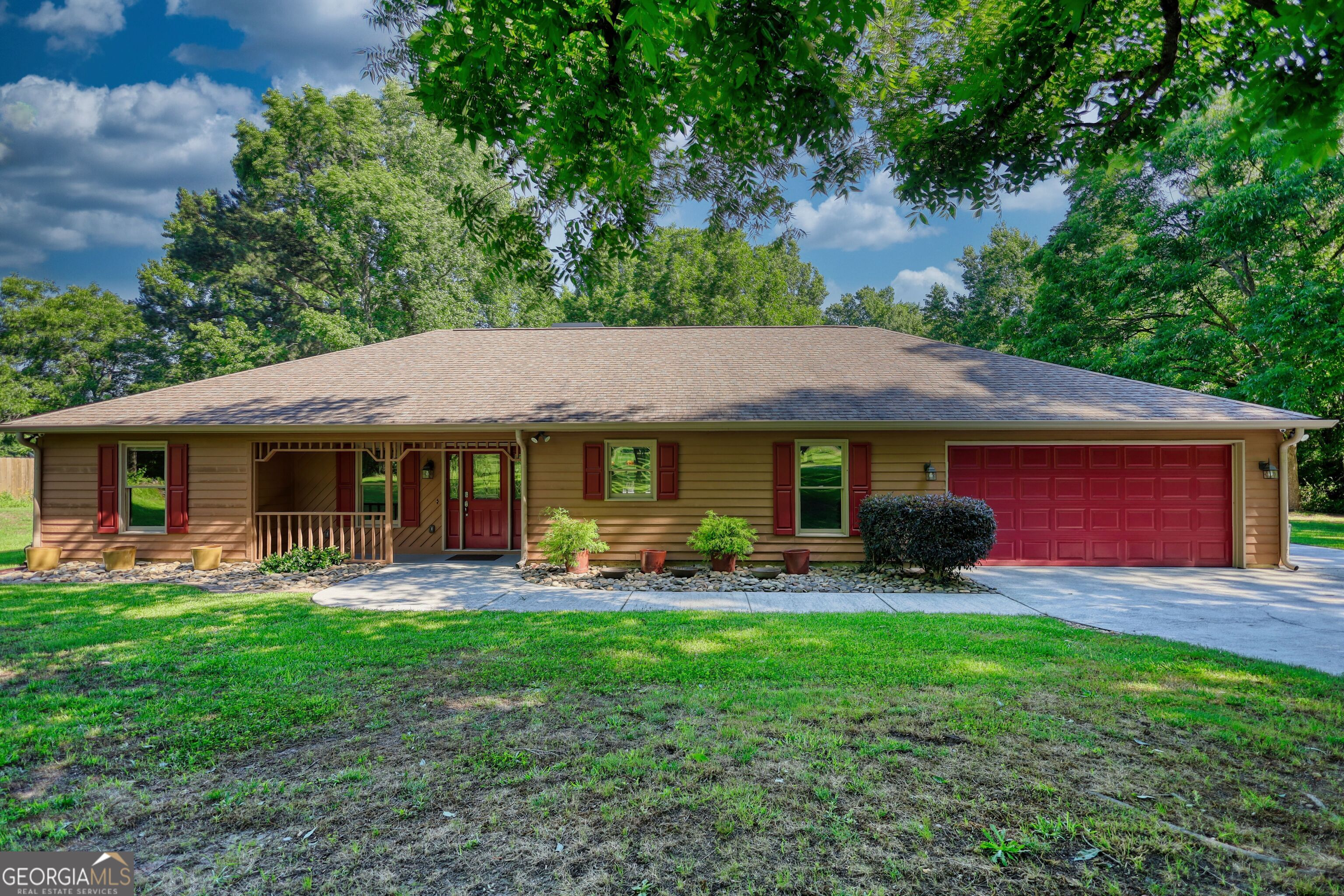 647 E Mays Rd — photo