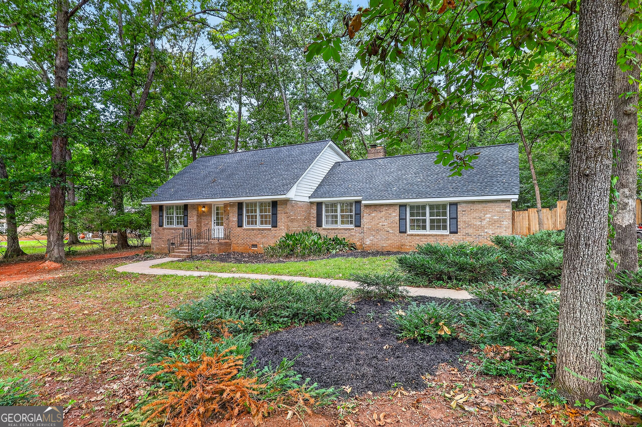 255 Cedar Creek Dr — photo