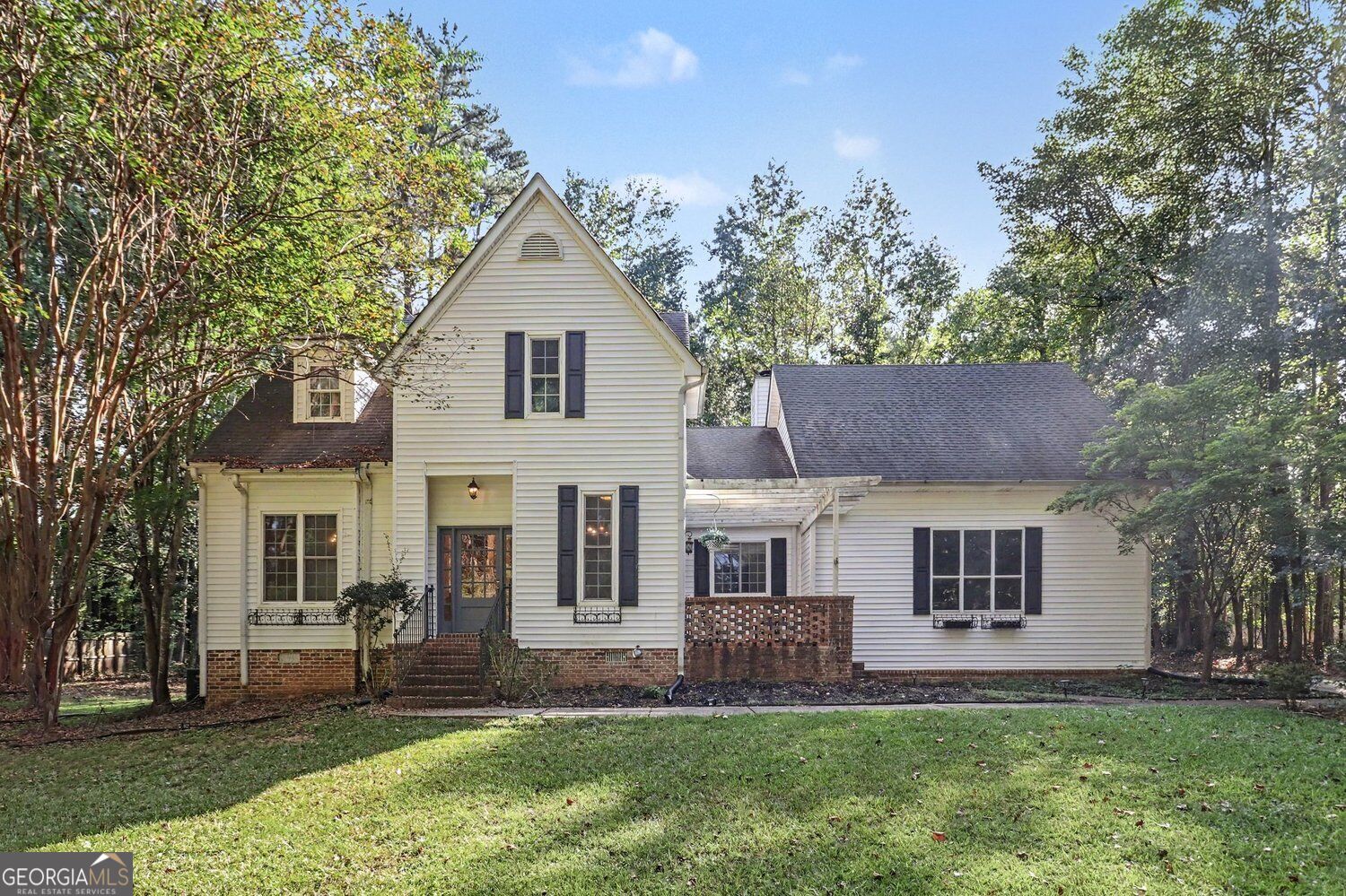 180 Courtland Dr — photo