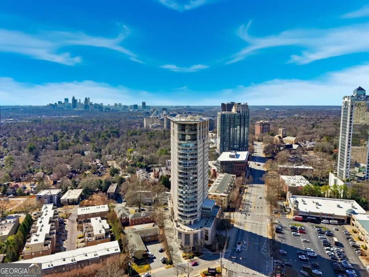 2881 Peachtree Rd NE 902 — photo