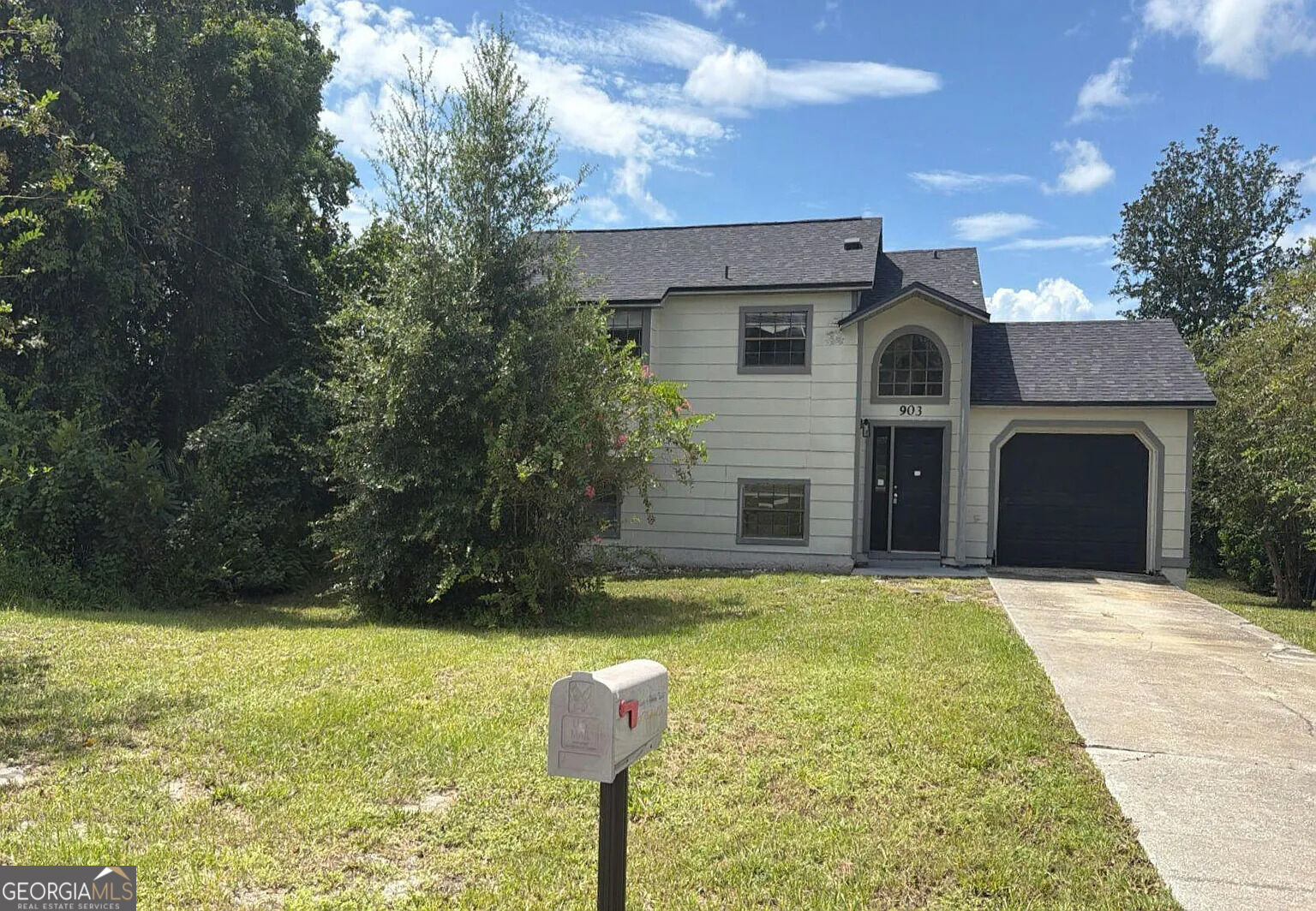 903 Maybrook Dr — photo