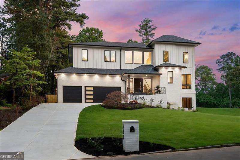 680 Carriage Dr — photo
