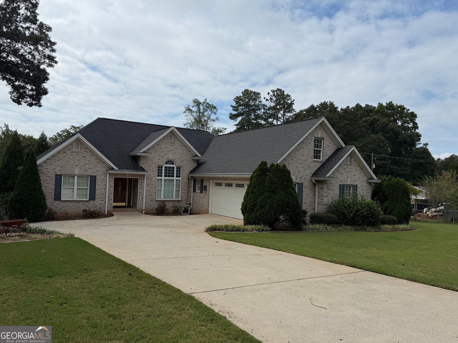 3815 Hilldale Rd — photo