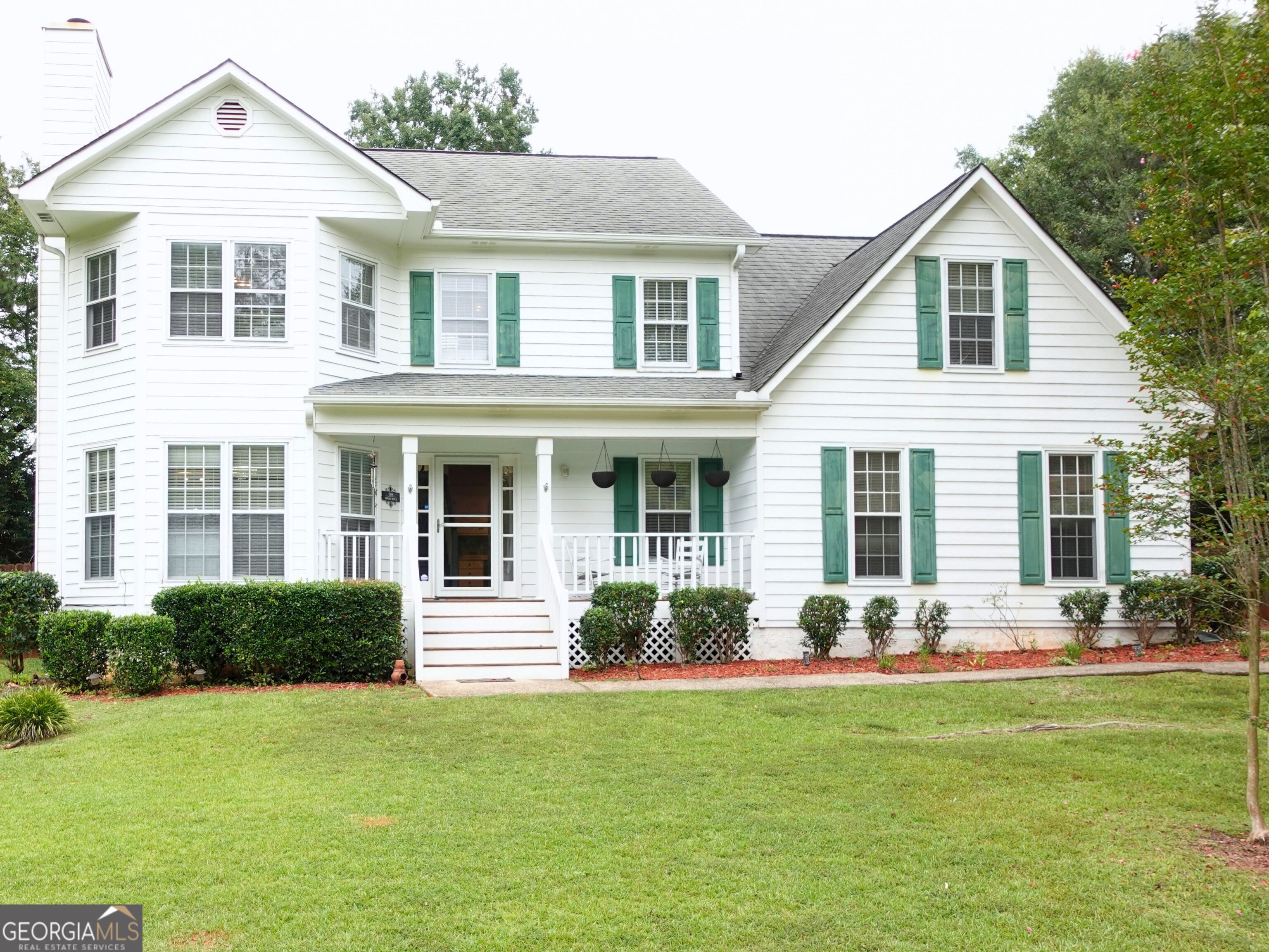 308 Regal Way E — photo