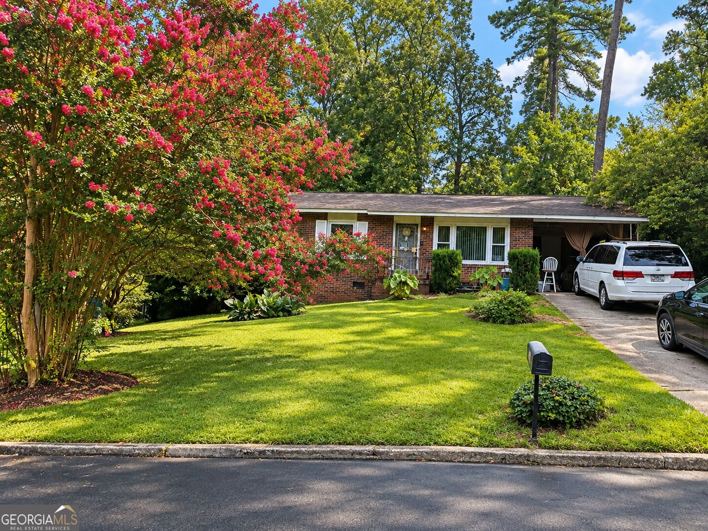 127 Ellendale Ln NW — photo