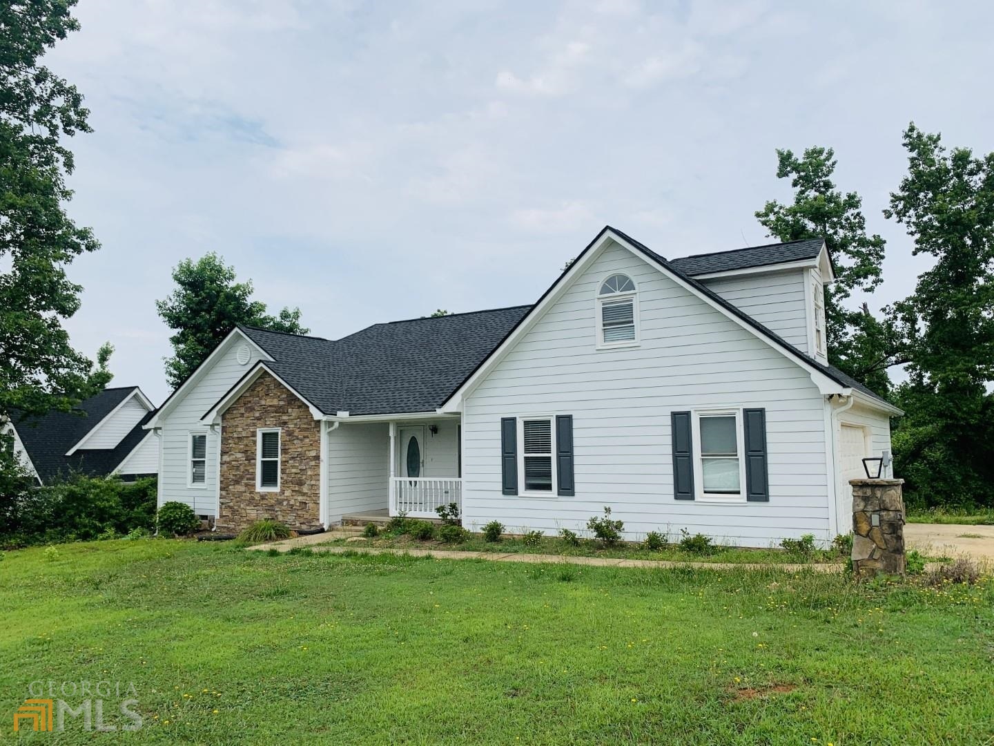 61 Garden Hills Dr — photo
