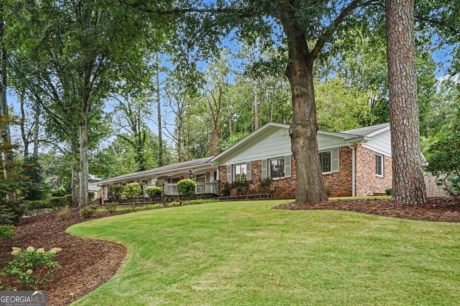 2624 Leslie Dr NE — photo