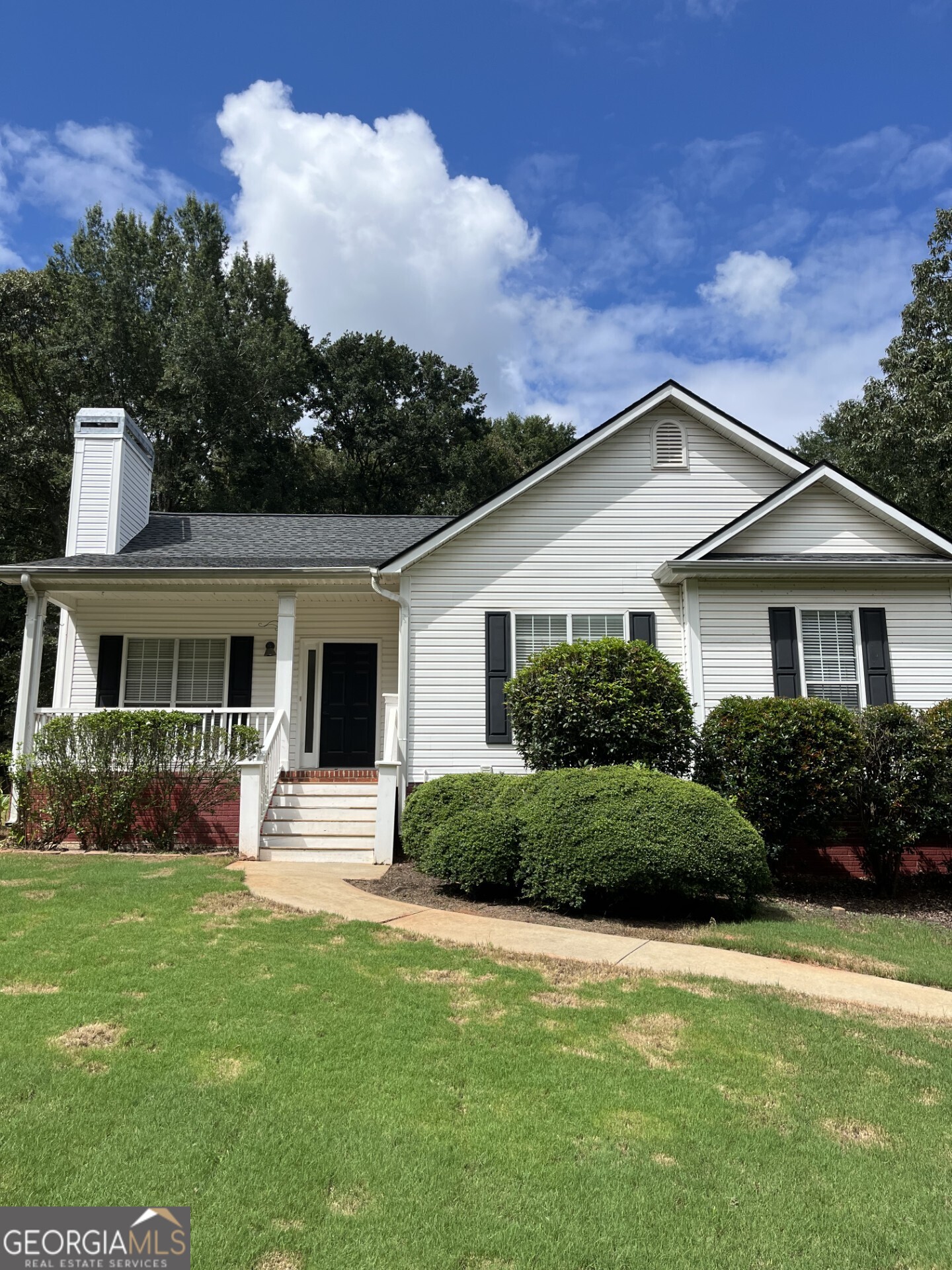 214 Piedmont Dr — photo
