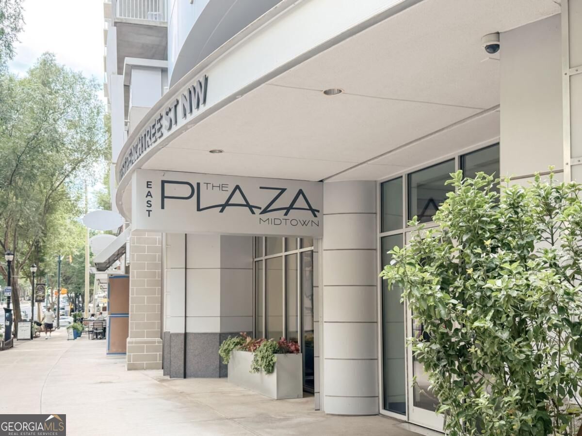 950 W Peachtree St NW 913 — photo