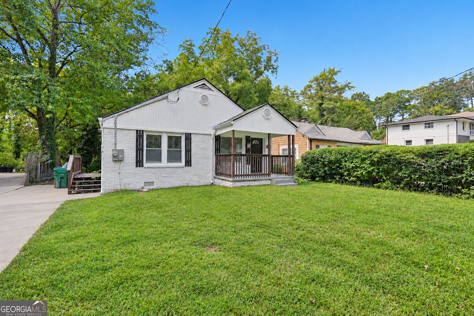 130 Stratford Dr NW — photo