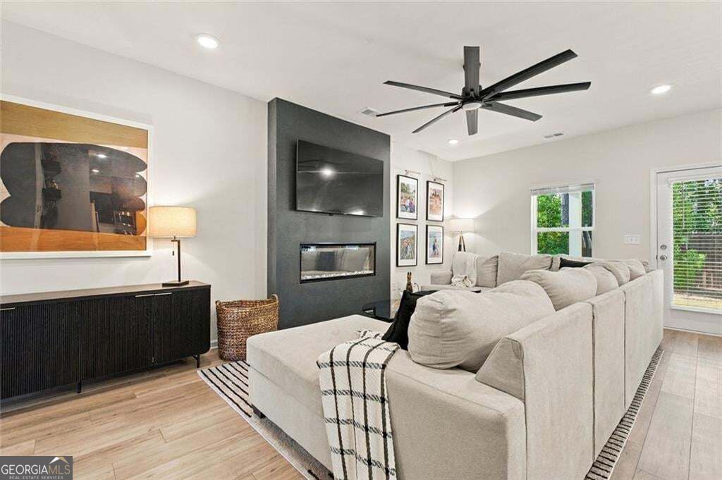 1170 Chastain Dr — photo