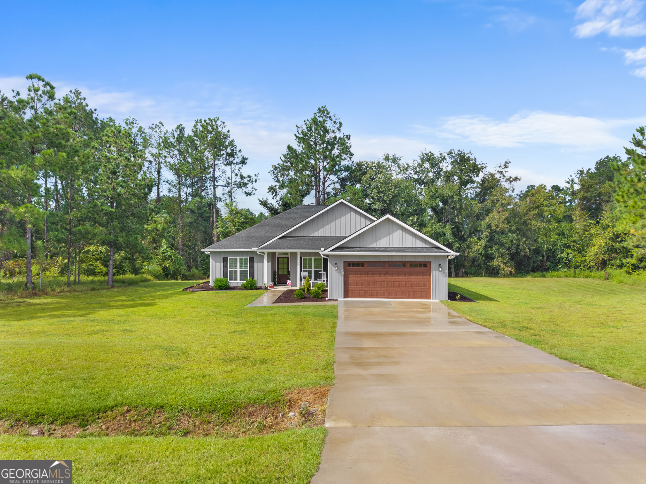 692 Wildflower Cir — photo