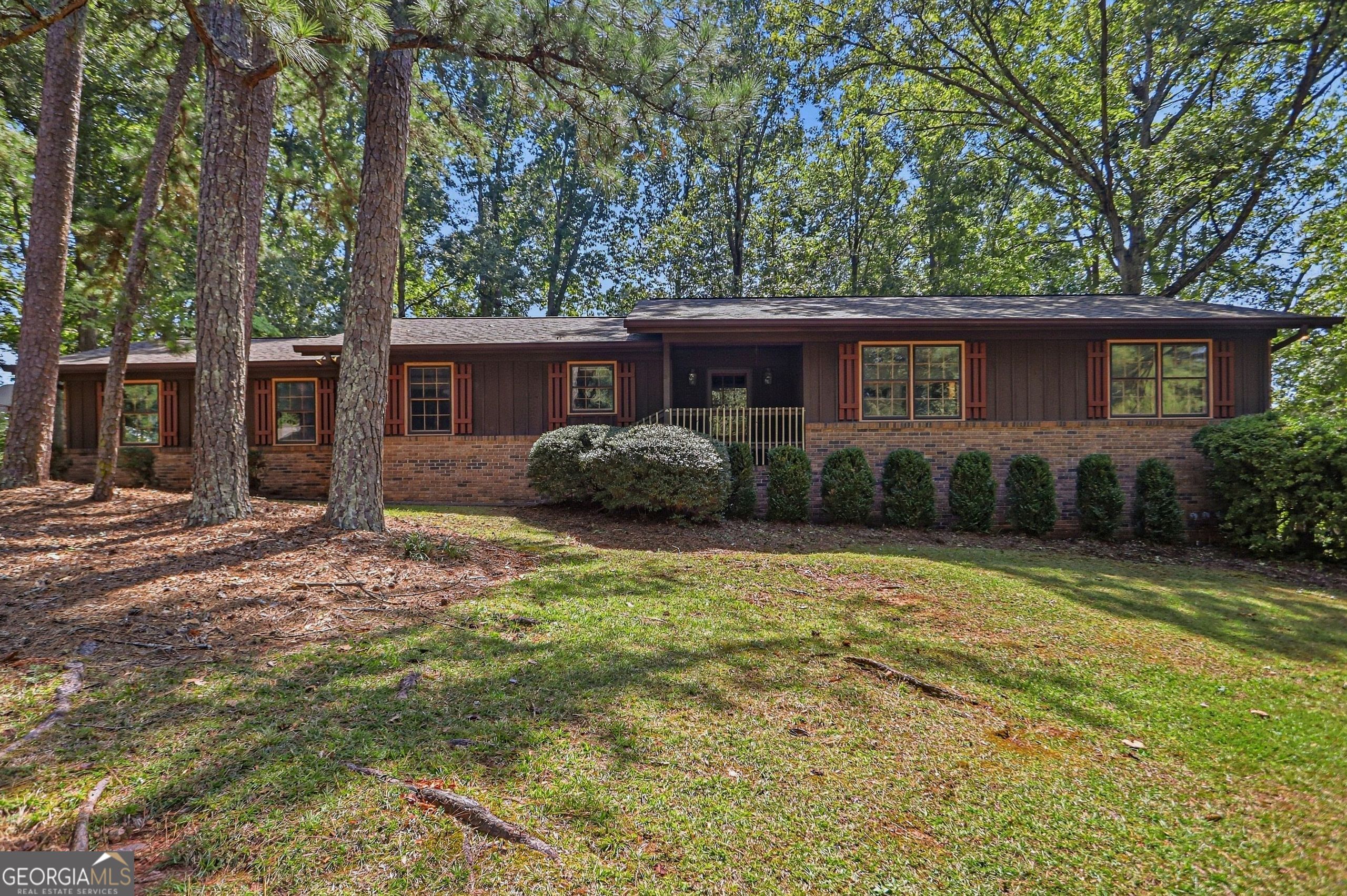 585 Buckeye Cir SE — photo