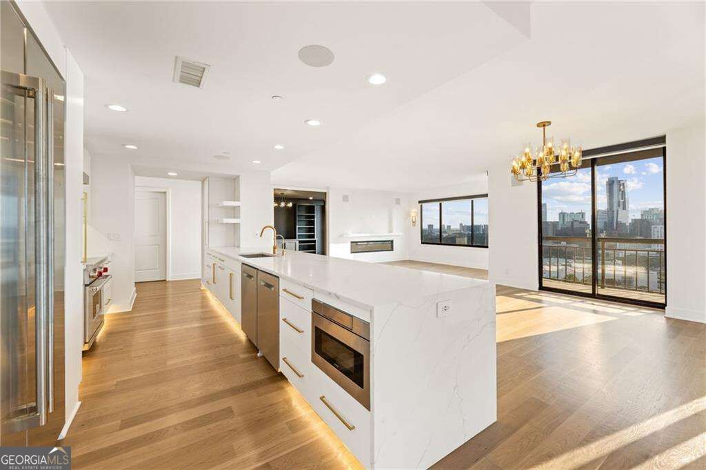 3481 Lakeside Dr NE P206 — photo
