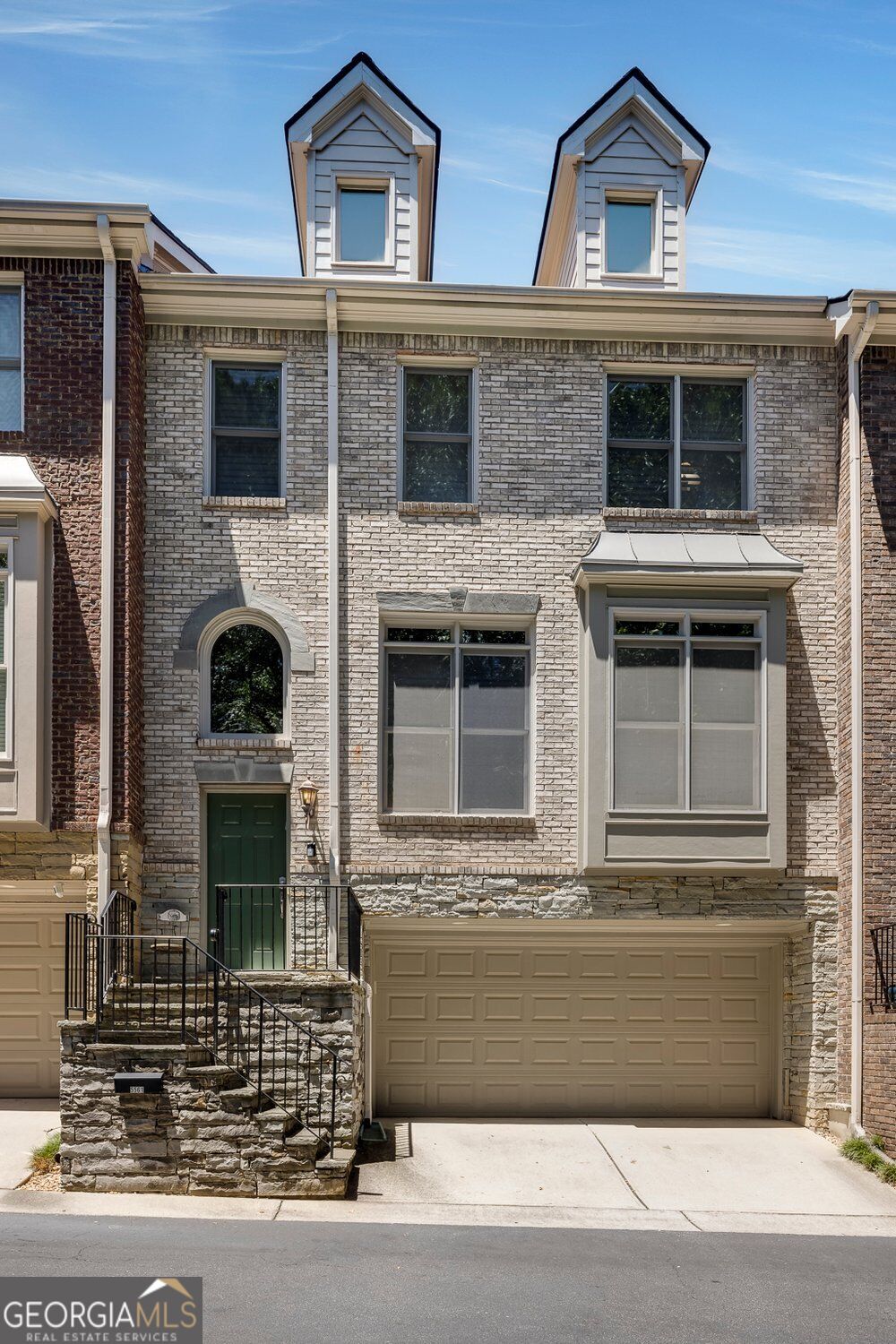5561 Julian Pl — photo