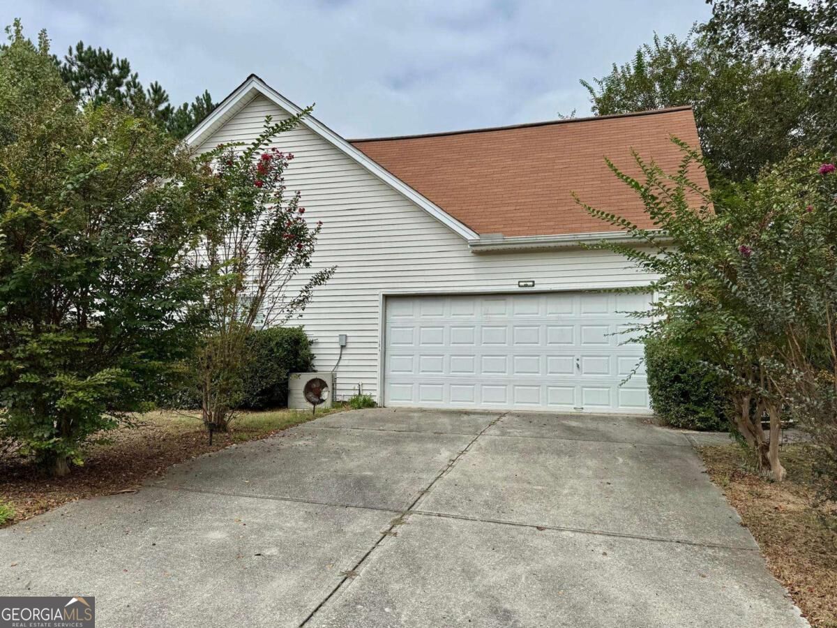 1431 Log Cabin Ln — photo