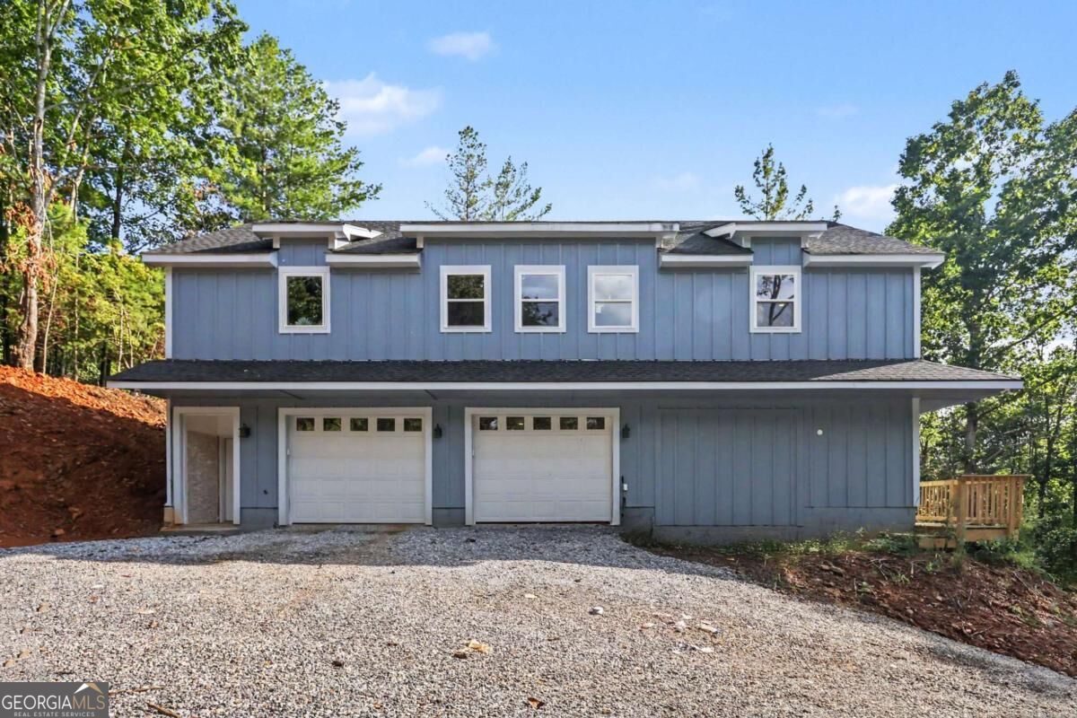 300 Pine Dr — photo