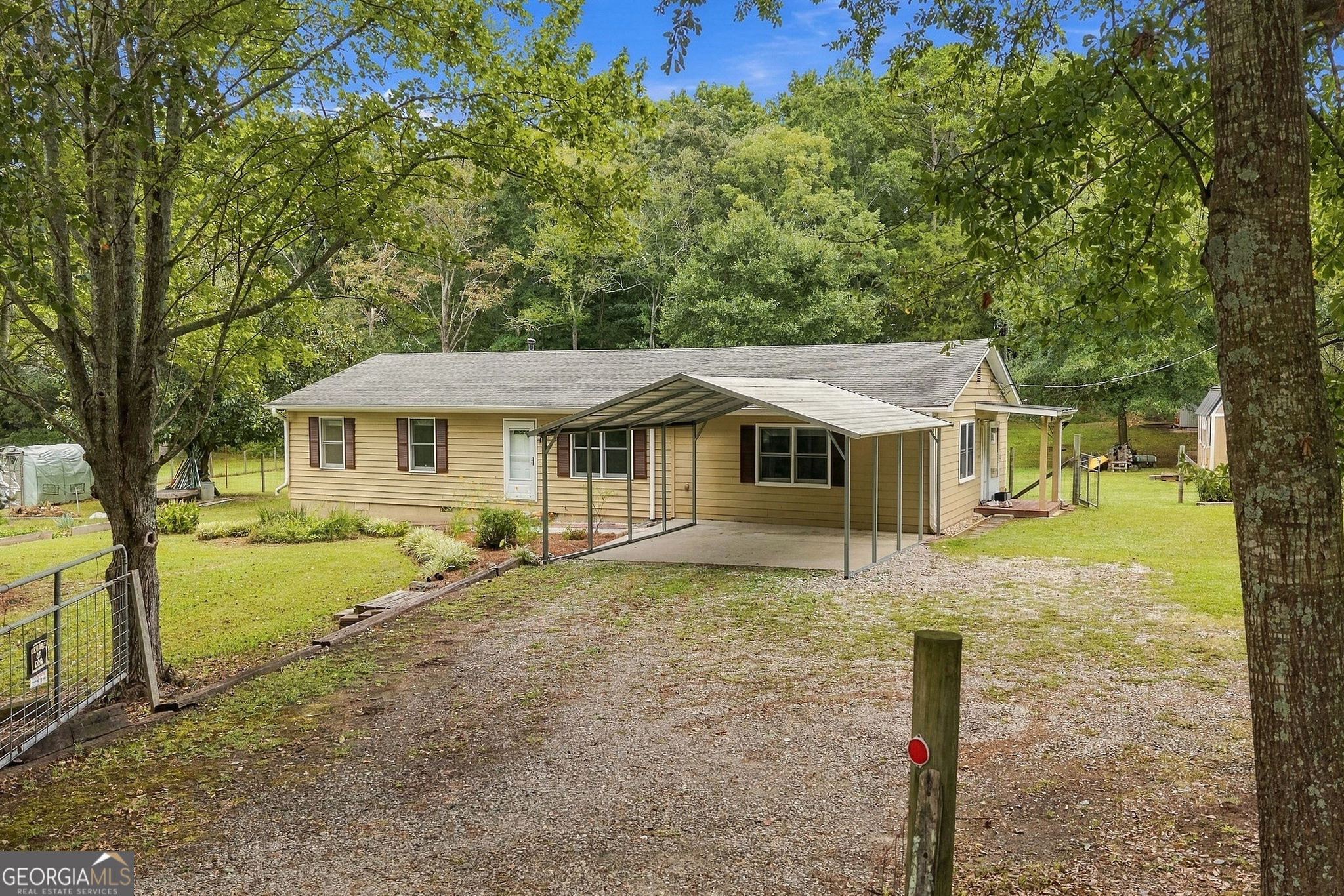 1639 Flowery Branch Rd — photo