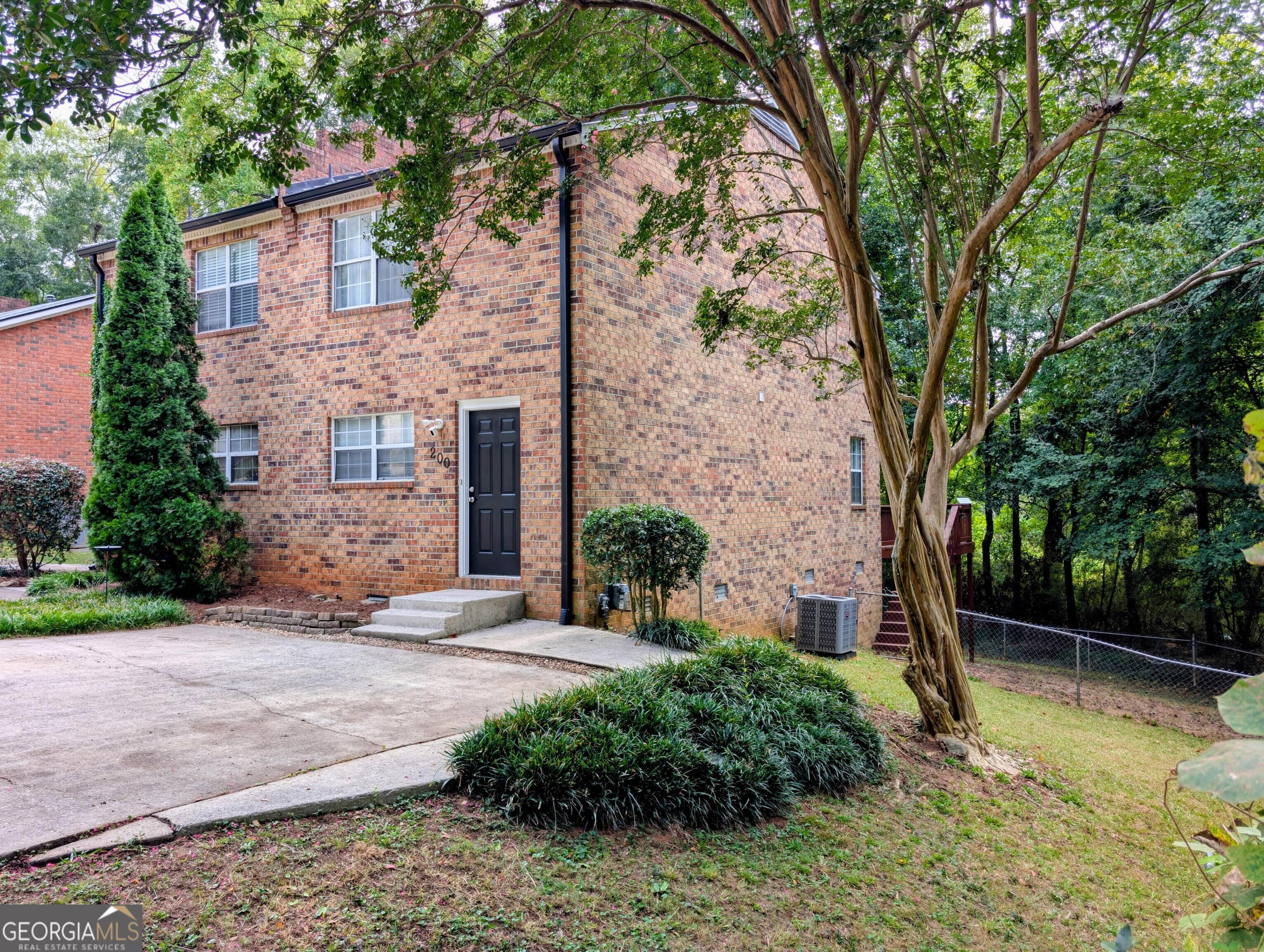 200 Sleepy Creek Dr — photo