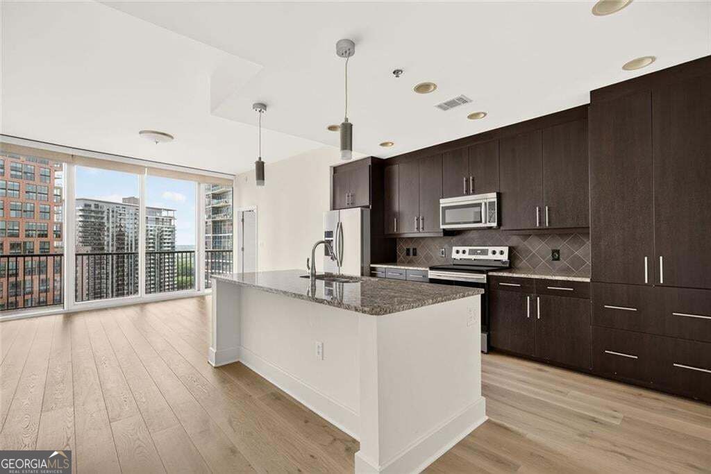 1080 Peachtree St NE 2004 — photo