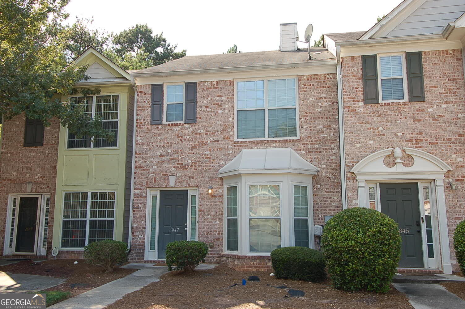 2847 Parkway Close — photo