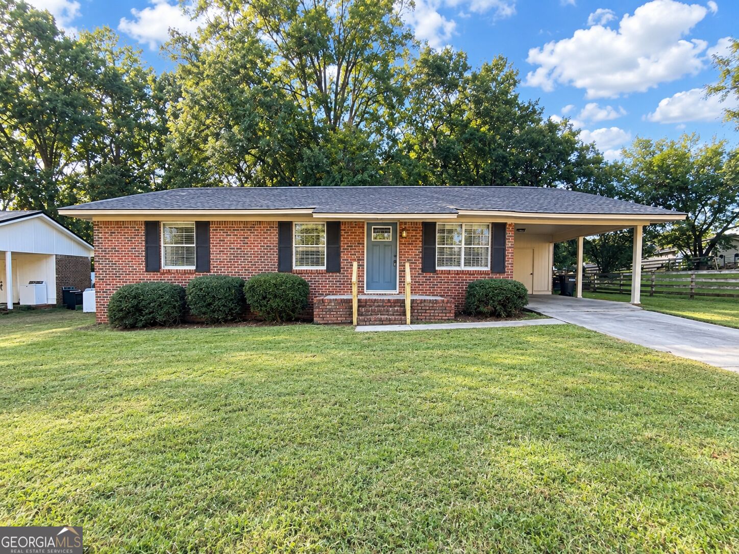 1056 Green Meadow Dr — photo