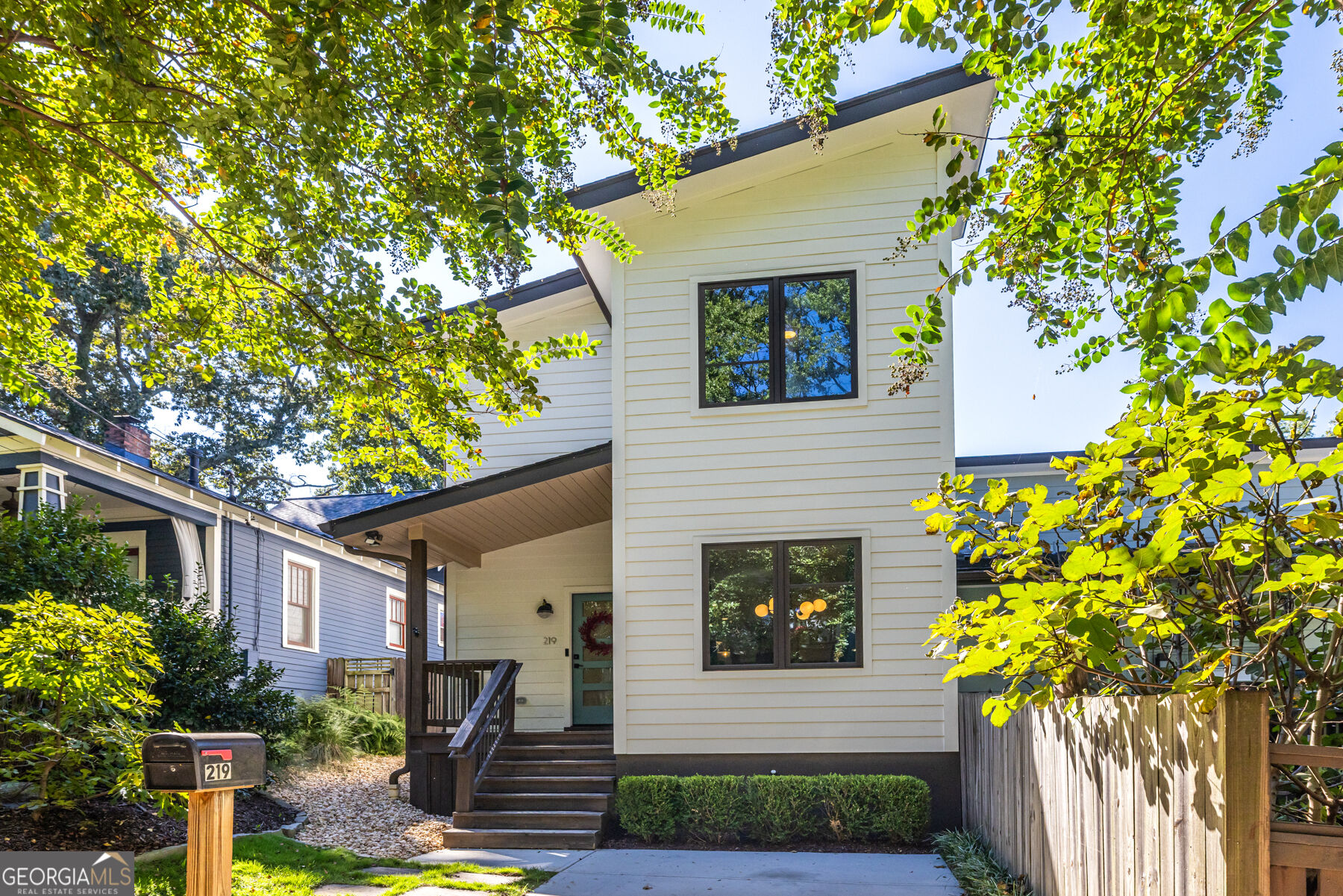 219 Gibson St SE — photo