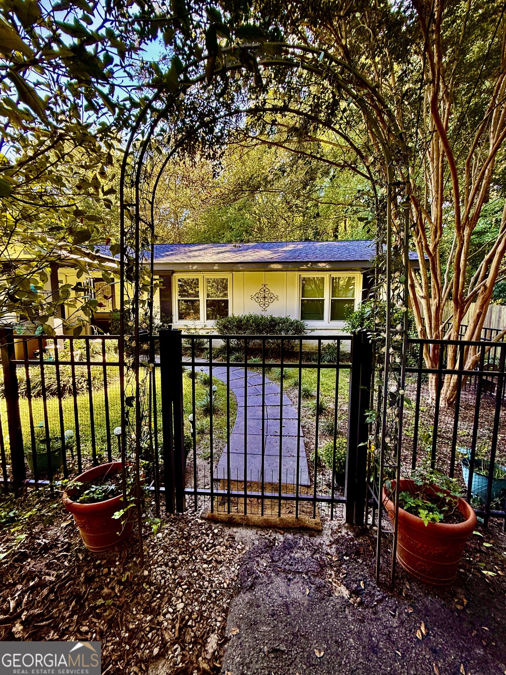 511 Allen Dr — photo