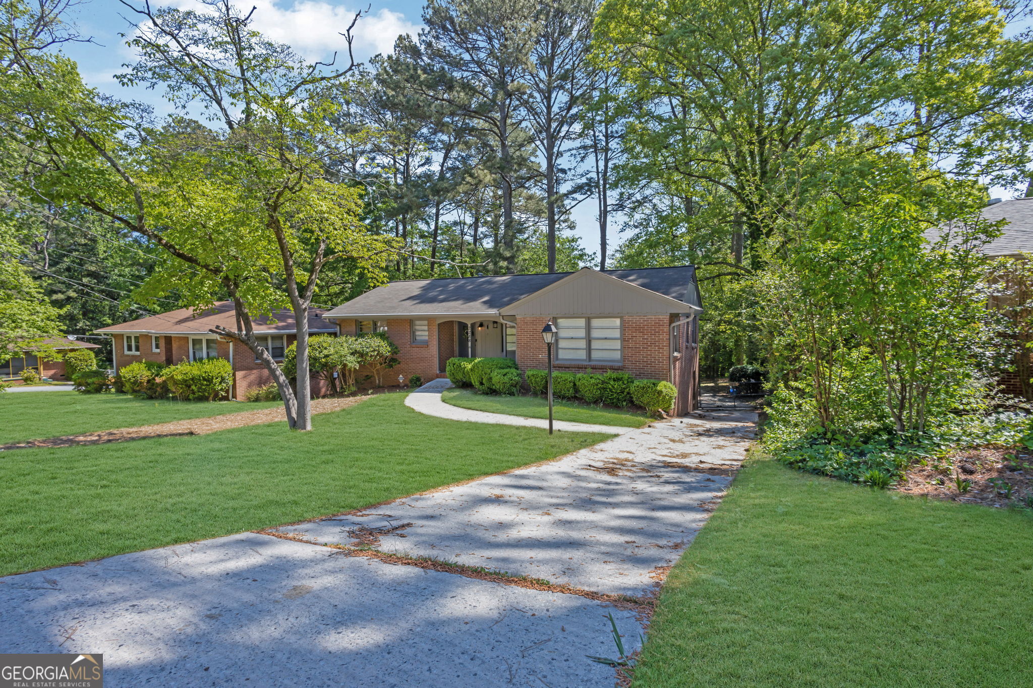 2288 Bryant Dr — photo
