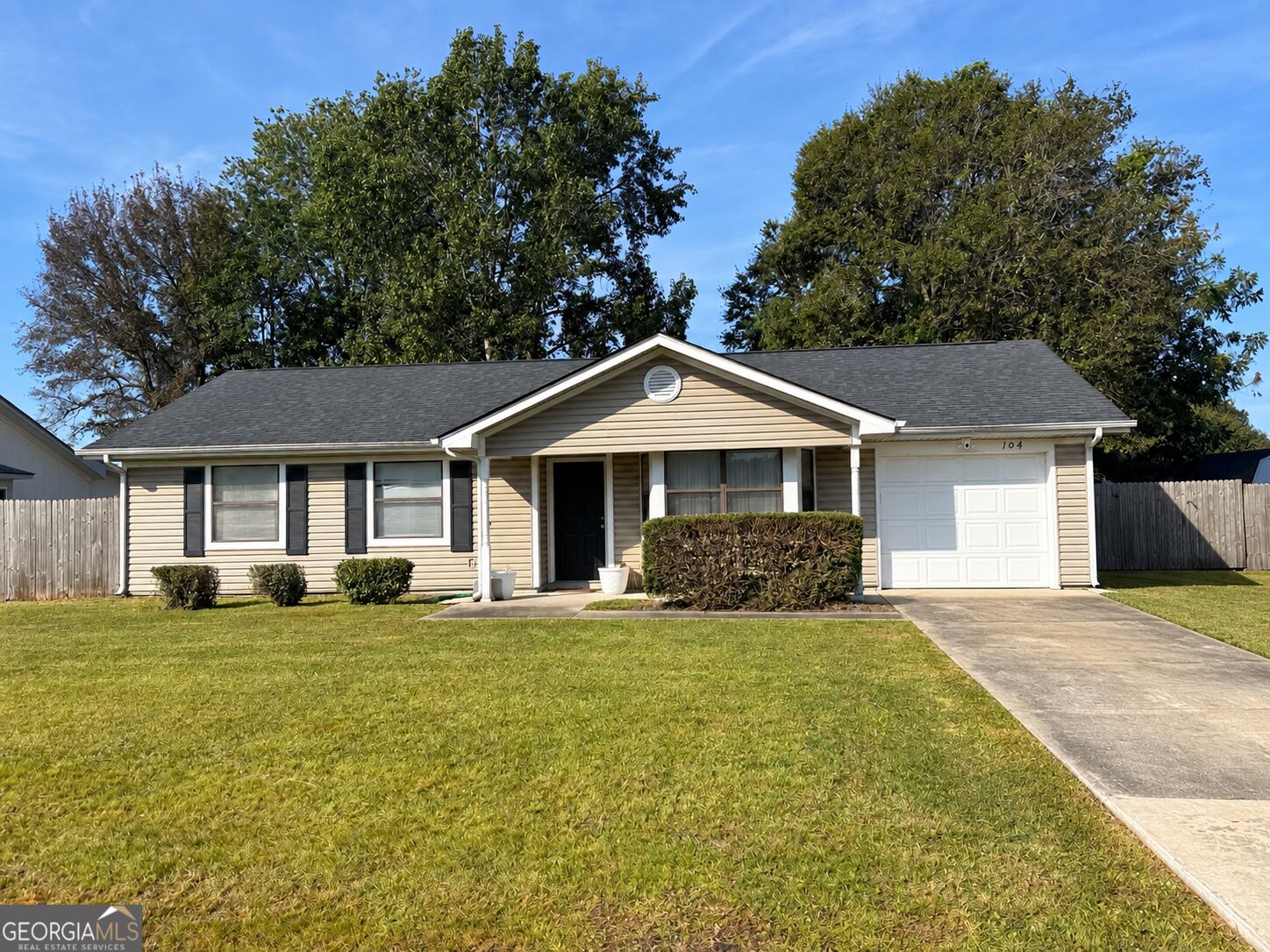 104 Fairfield Dr — photo