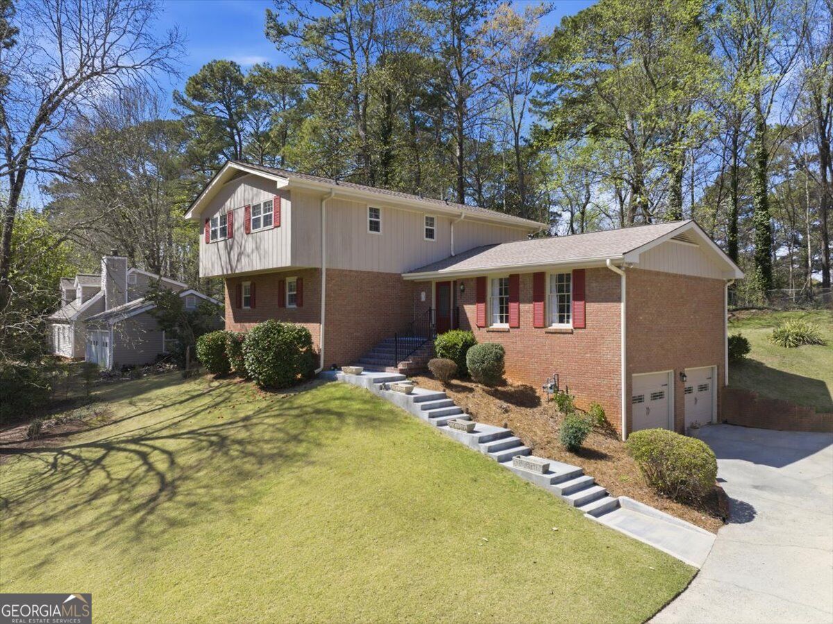 2629 Kensington Dr — photo