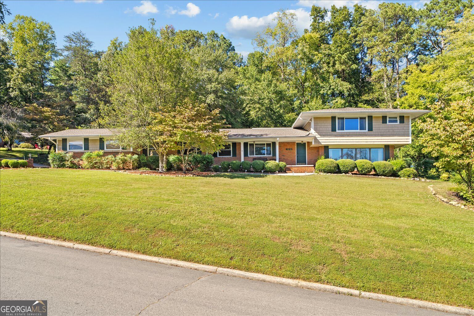 1410 Sherwood Dr — photo