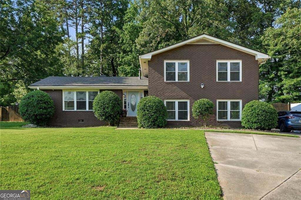 2725 Spring Dr — photo