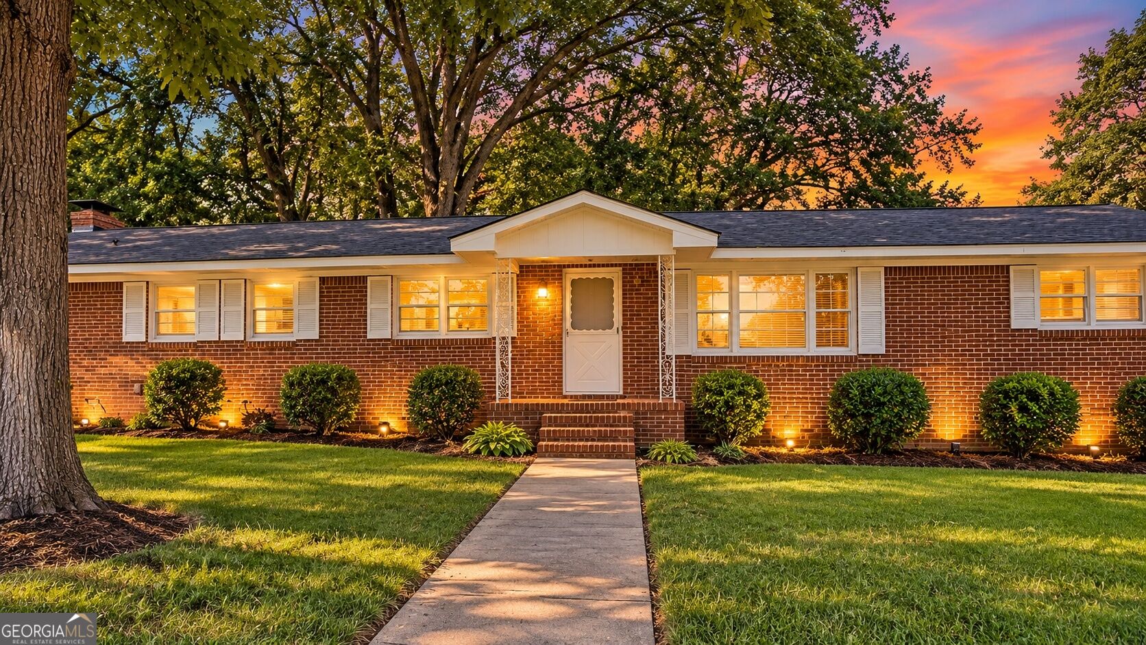 411 Dewberry Ln SE — photo