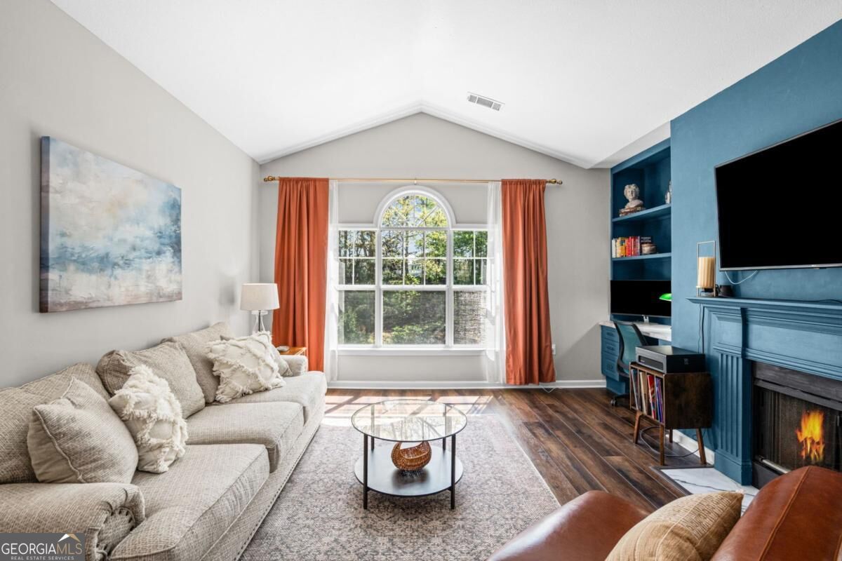 238 Edinburgh Ct — photo