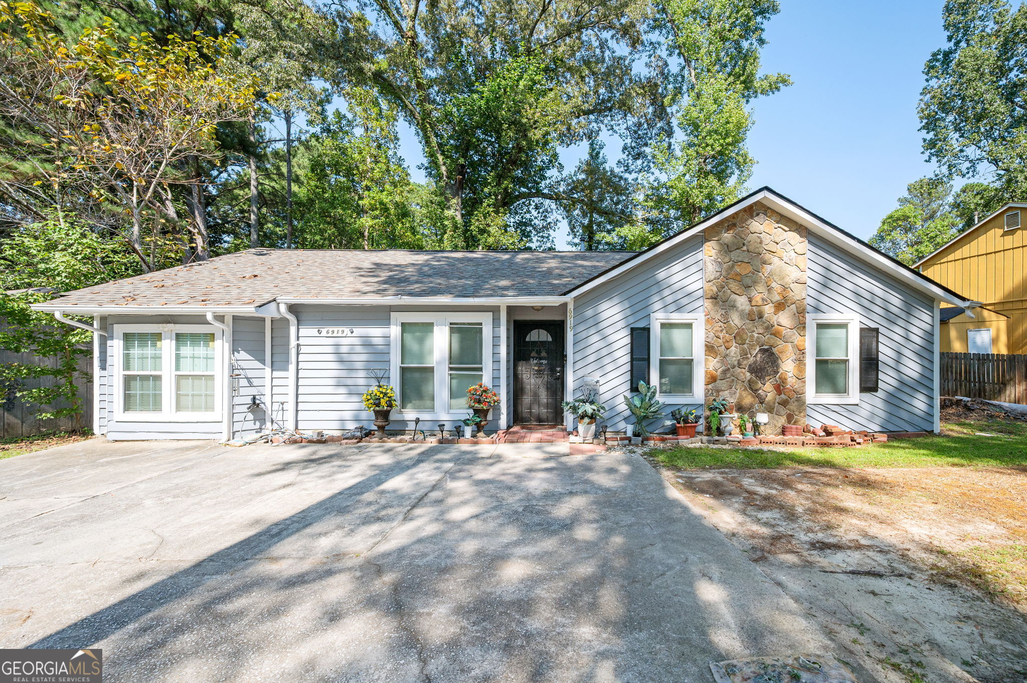 6919 Hickory Log Rd — photo