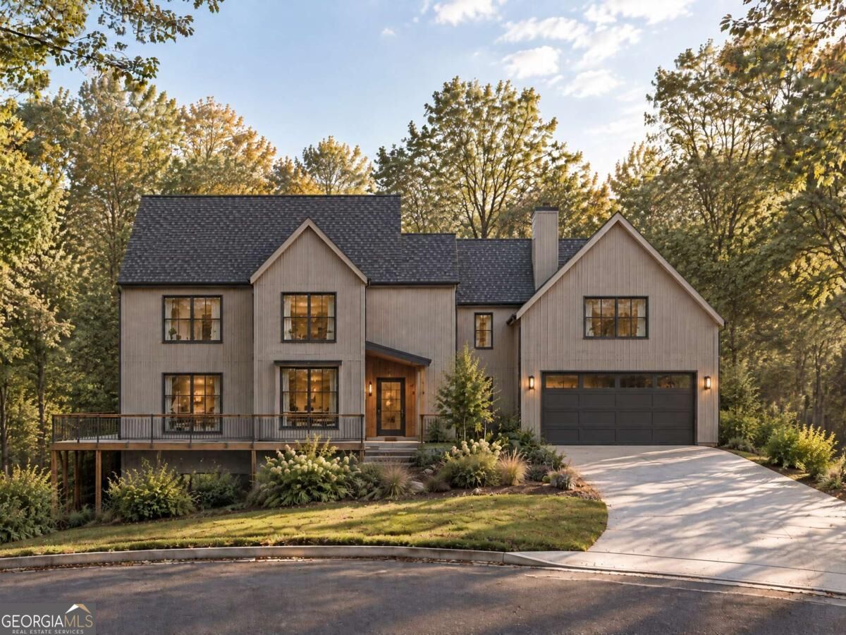 608 Green Valley Dr SE — photo