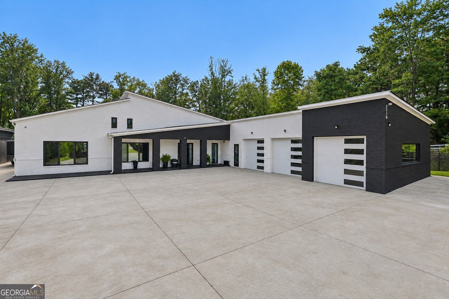 3240 Smithtown Rd — photo
