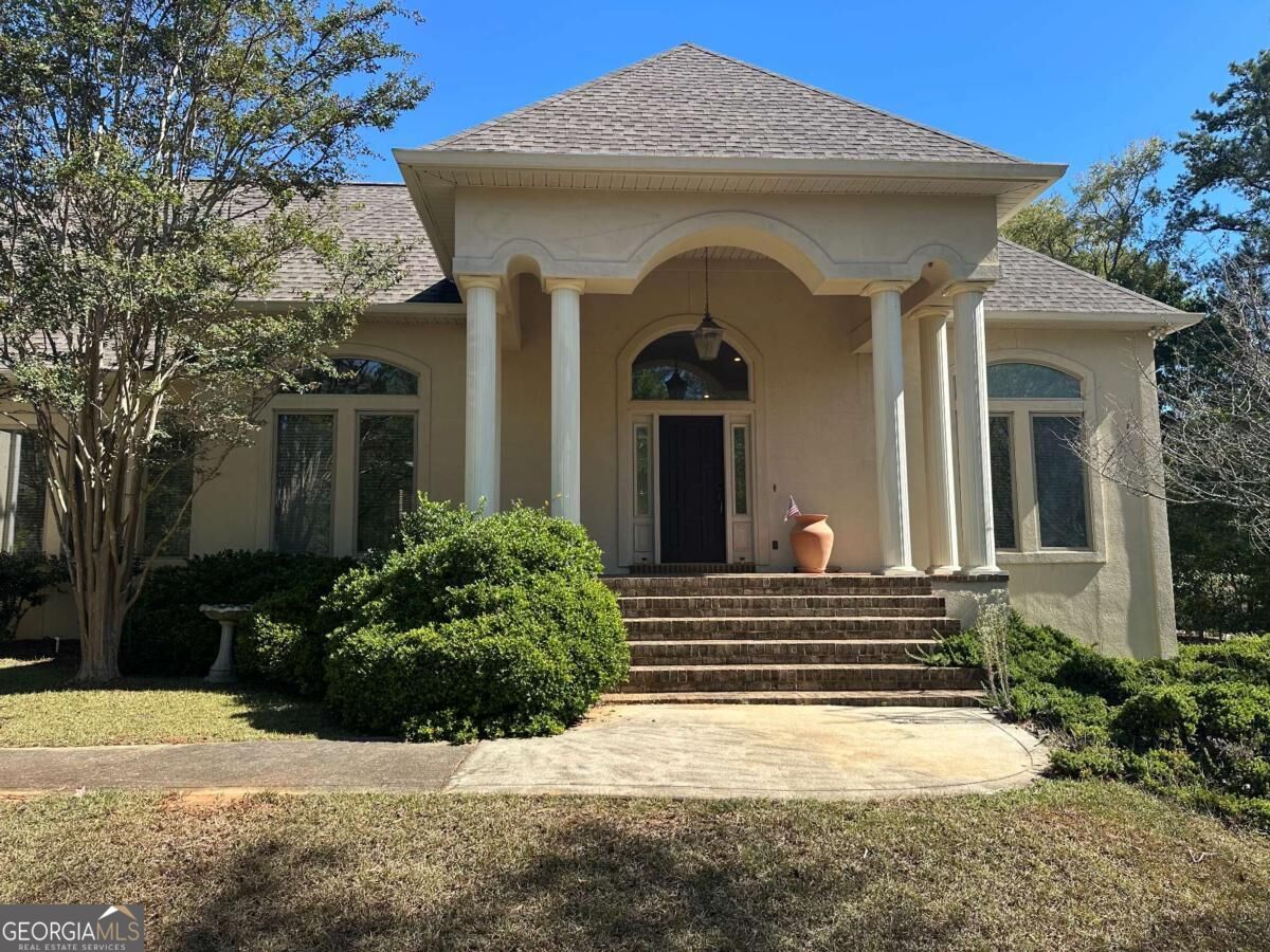 108 Regina Dr NW — photo