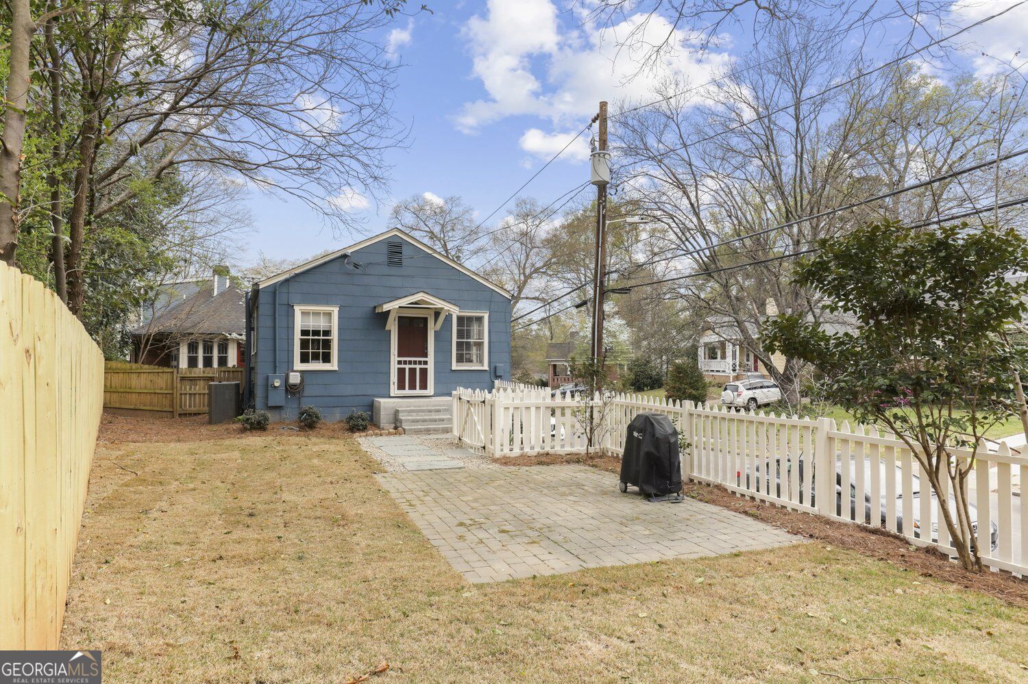 335 Ponce de Leon Pl D — photo