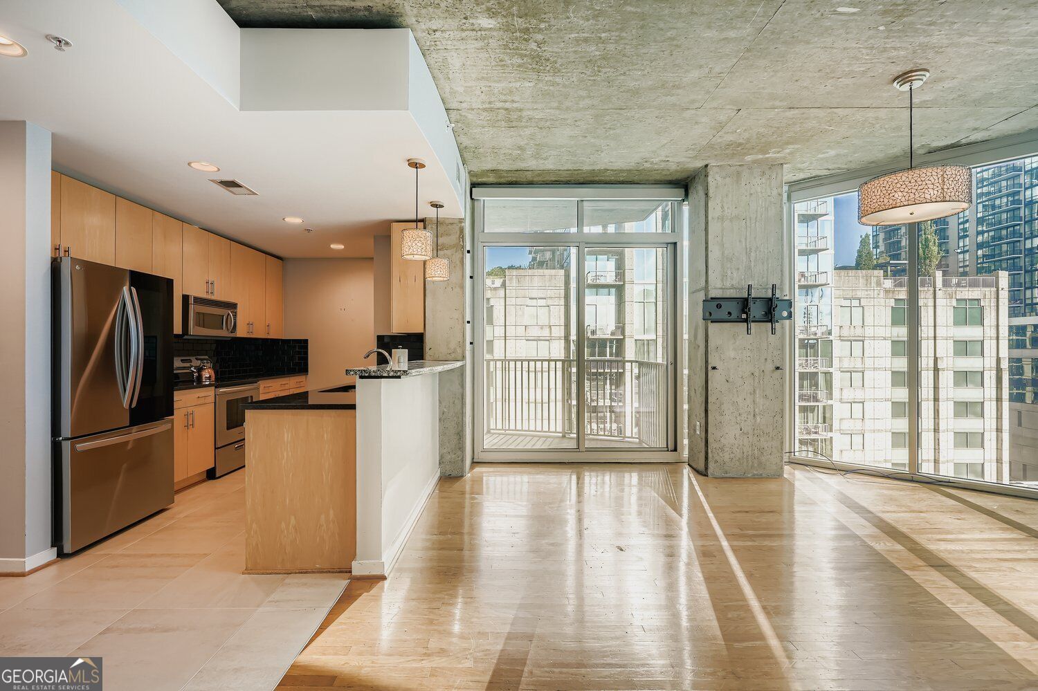 860 Peachtree 902 — photo