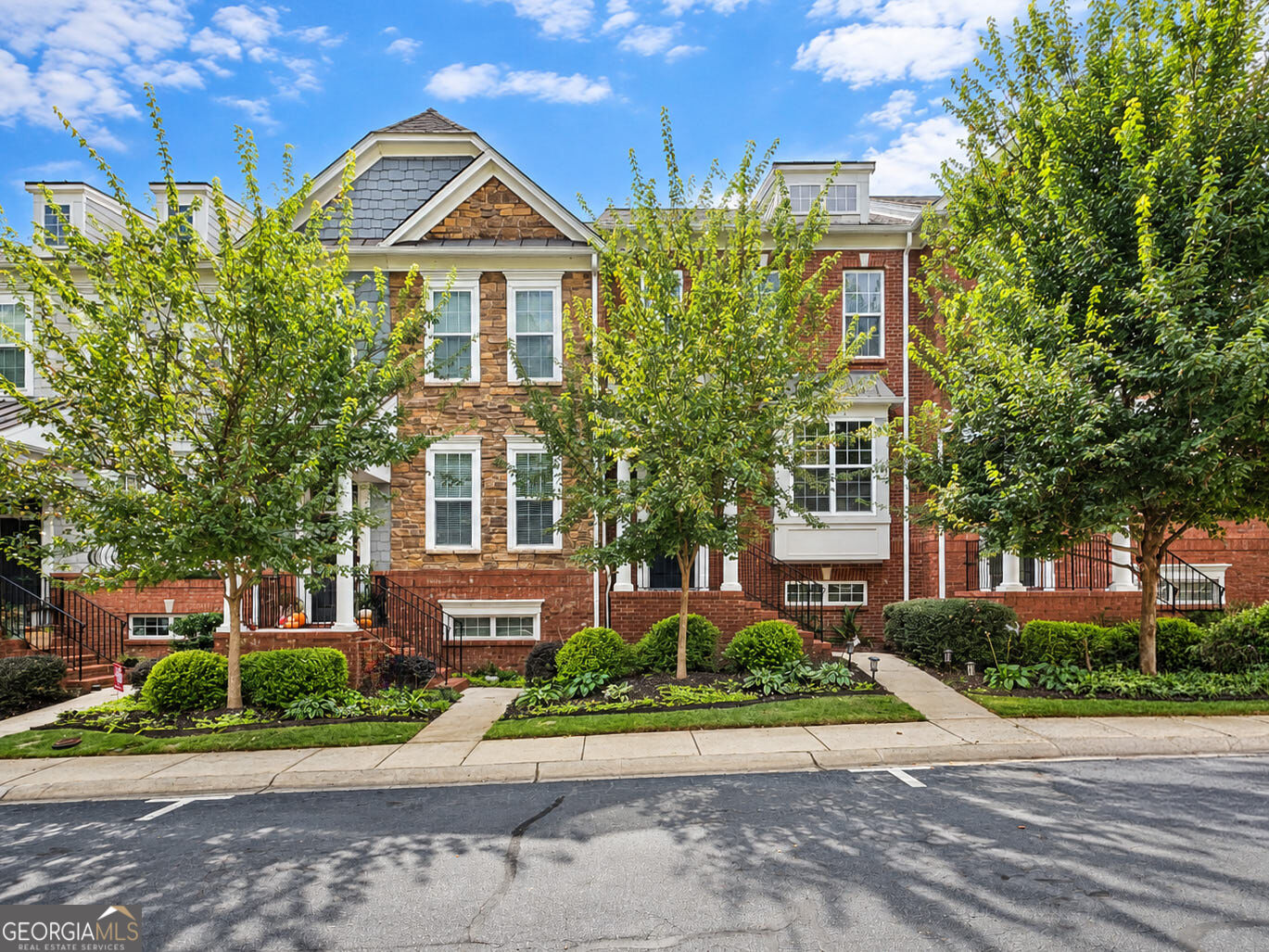 2318 Limehurst Dr NE — photo