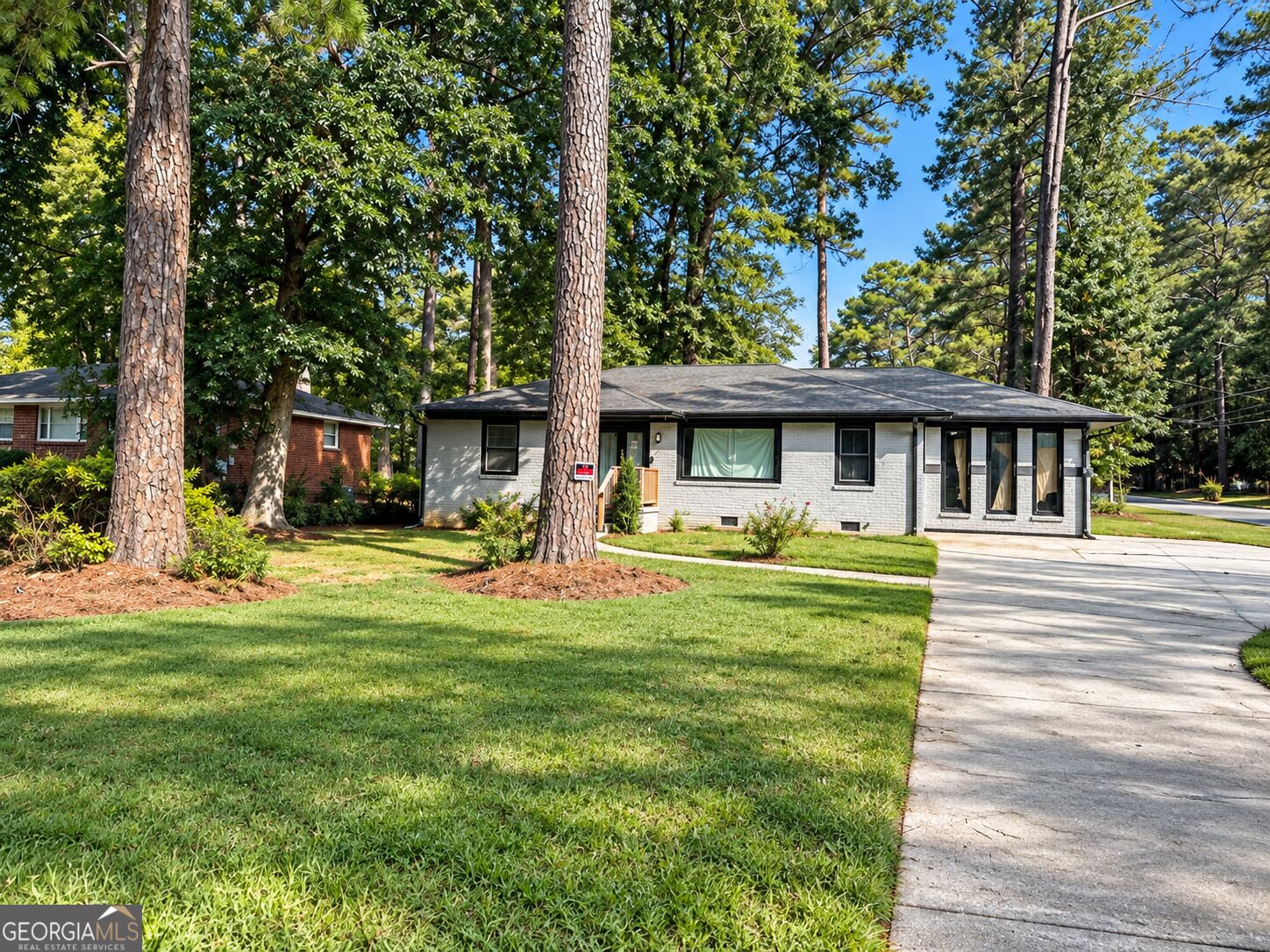 2973 Cascade Rd SW — photo
